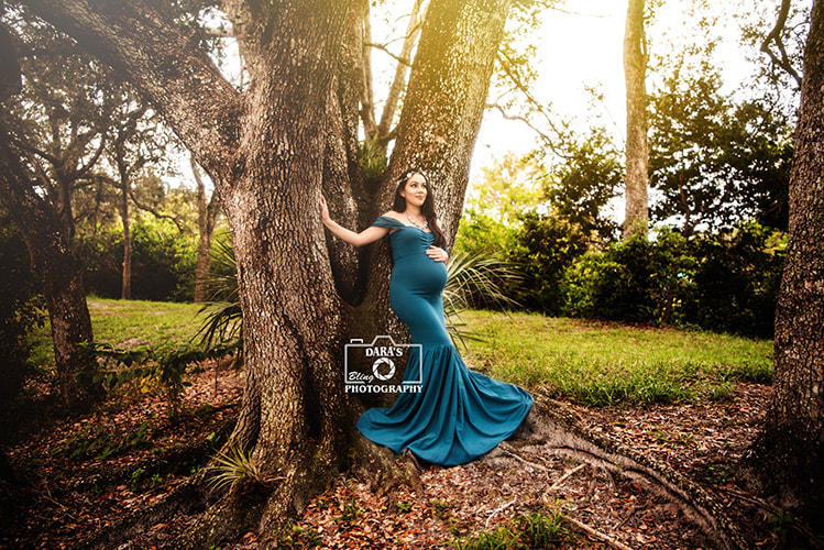 Professional maternity photographer at Tree Tops Park in Davie
 