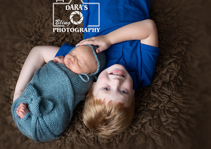 newborn photography studio for sibling photo