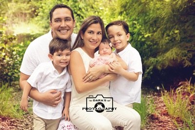 south florida outdoor newborn photographer family portrait at treetops park in Davie